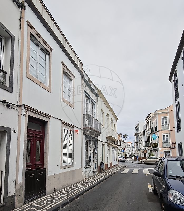 Moradia T2  com Jardim e Excelente Localização